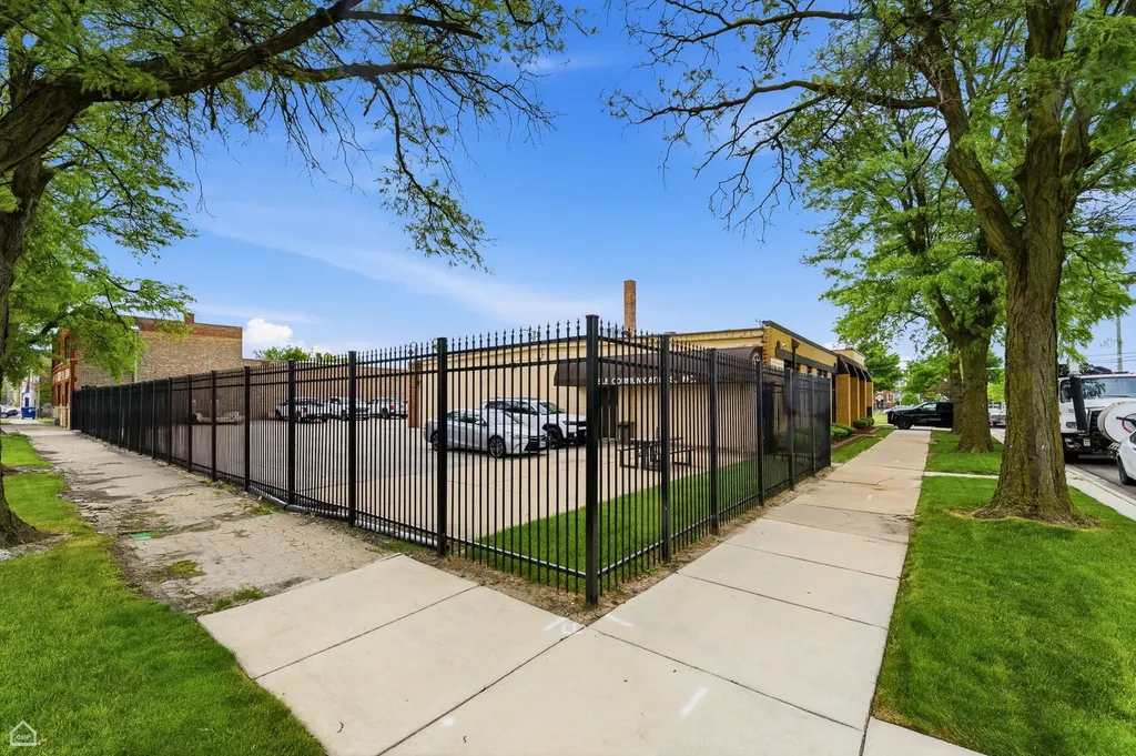 6218 South Oakley Avenue Chicago IL 60636