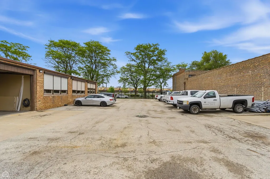 6218 South Oakley Avenue Chicago IL 60636