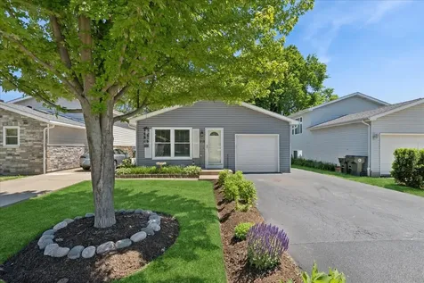 313 Maple Lane Round Lake IL 60073