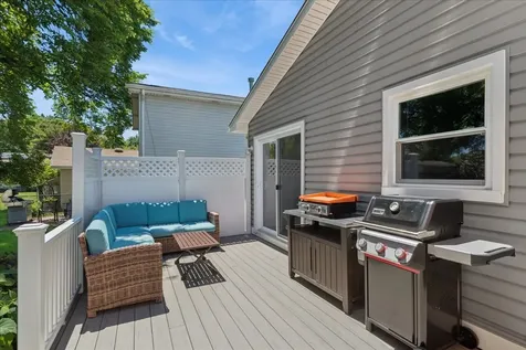 313 Maple Lane Round Lake IL 60073