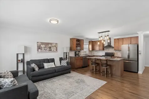 313 Maple Lane Round Lake IL 60073
