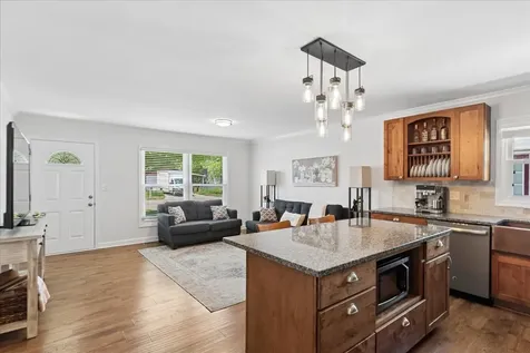 313 Maple Lane Round Lake IL 60073
