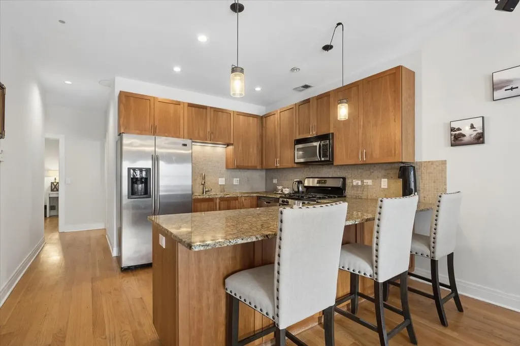 1909 West North Avenue Chicago IL 60622