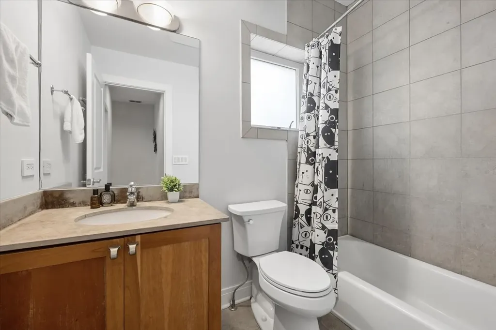 1909 West North Avenue Chicago IL 60622