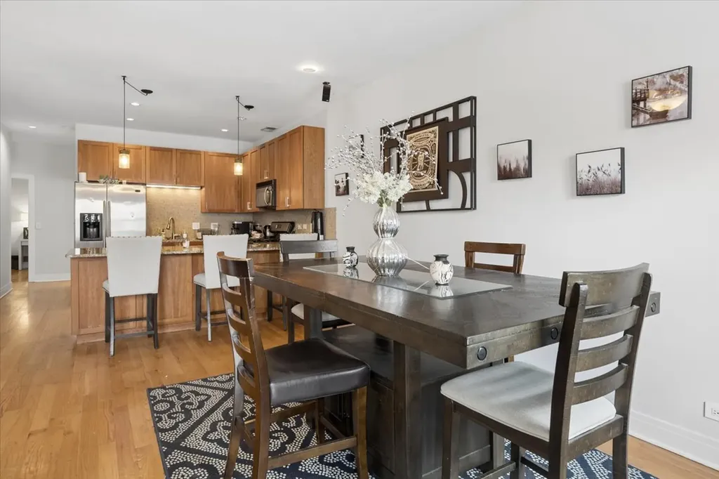 1909 West North Avenue Chicago IL 60622