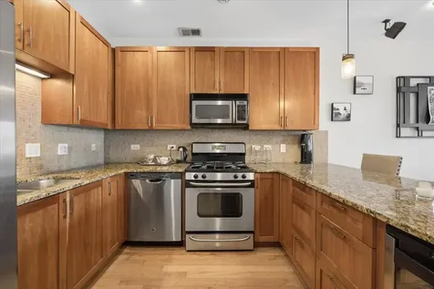 1909 West North Avenue Chicago IL 60622