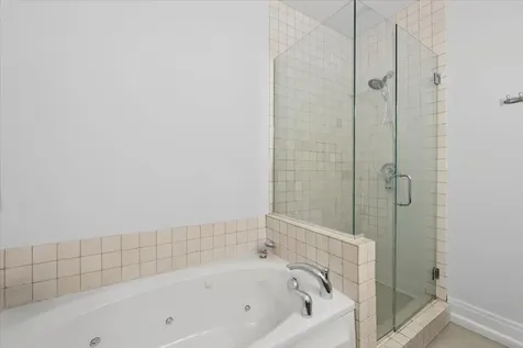 1909 West North Avenue Chicago IL 60622