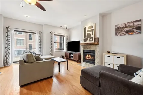 1909 West North Avenue Chicago IL 60622