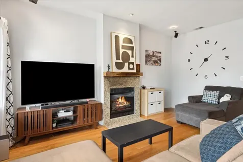 1909 West North Avenue Chicago IL 60622