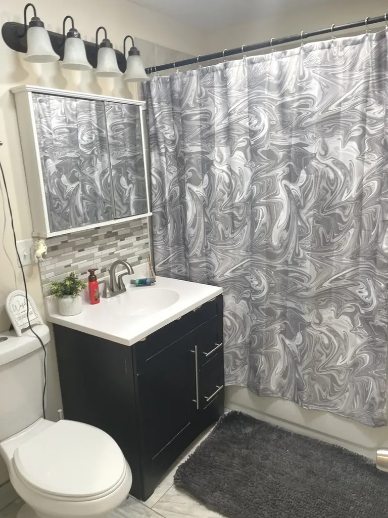 7704 South Carpenter Street Chicago IL 60620