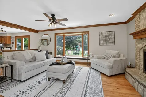 154 North Buckingham Drive Sugar Grove IL 60554