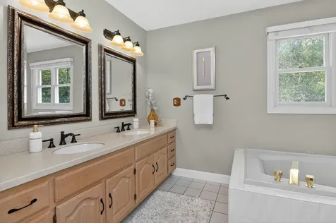 154 North Buckingham Drive Sugar Grove IL 60554