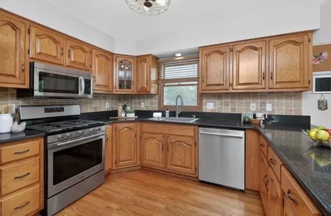 154 North Buckingham Drive Sugar Grove IL 60554