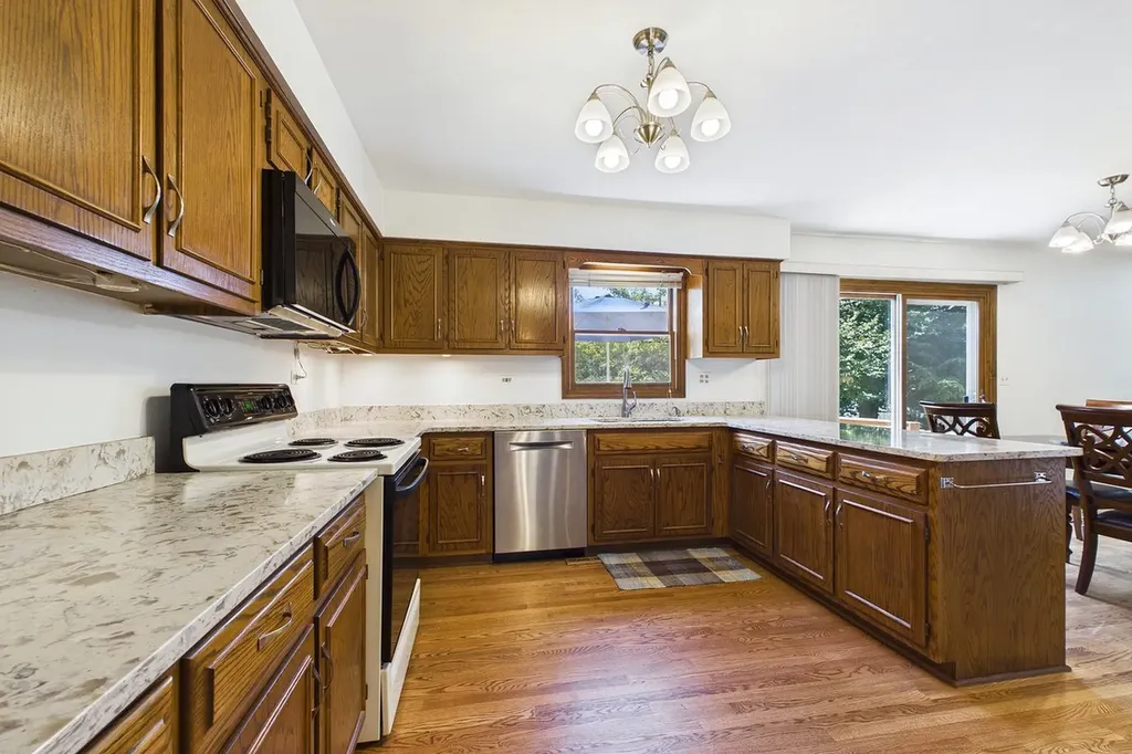 428 Lindley Avenue Westmont IL 60559