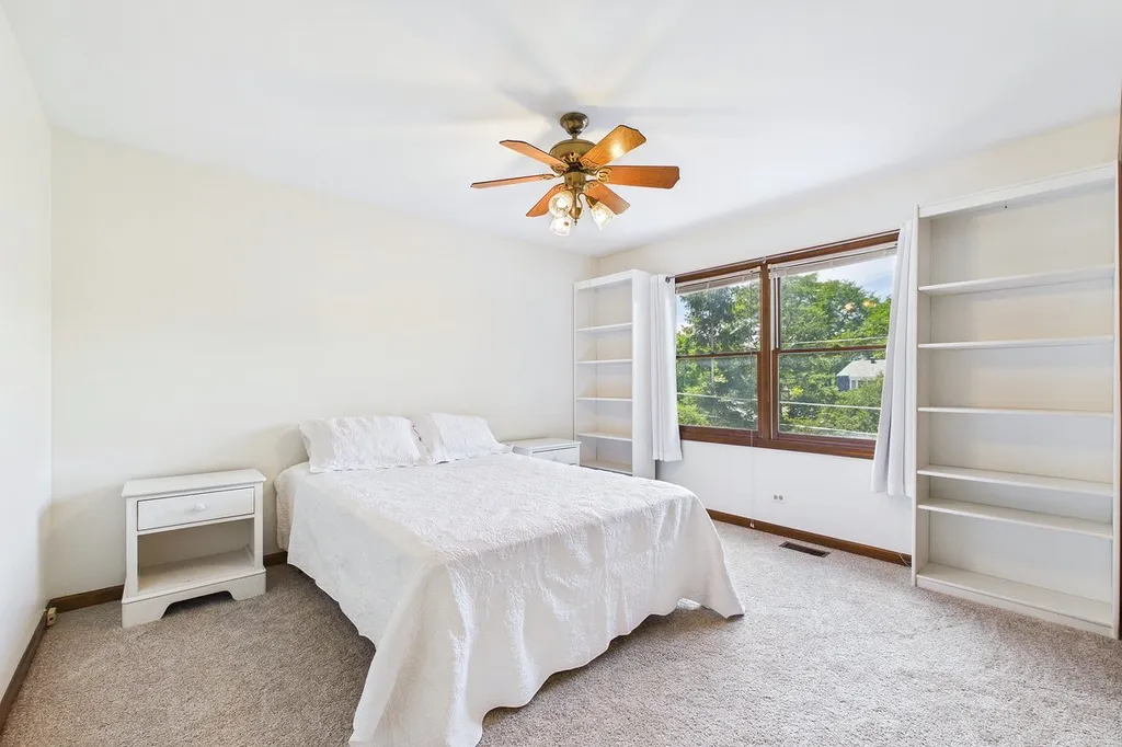 428 Lindley Avenue Westmont IL 60559