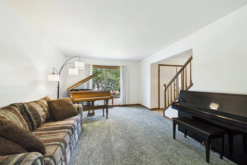 428 Lindley Avenue Westmont IL 60559