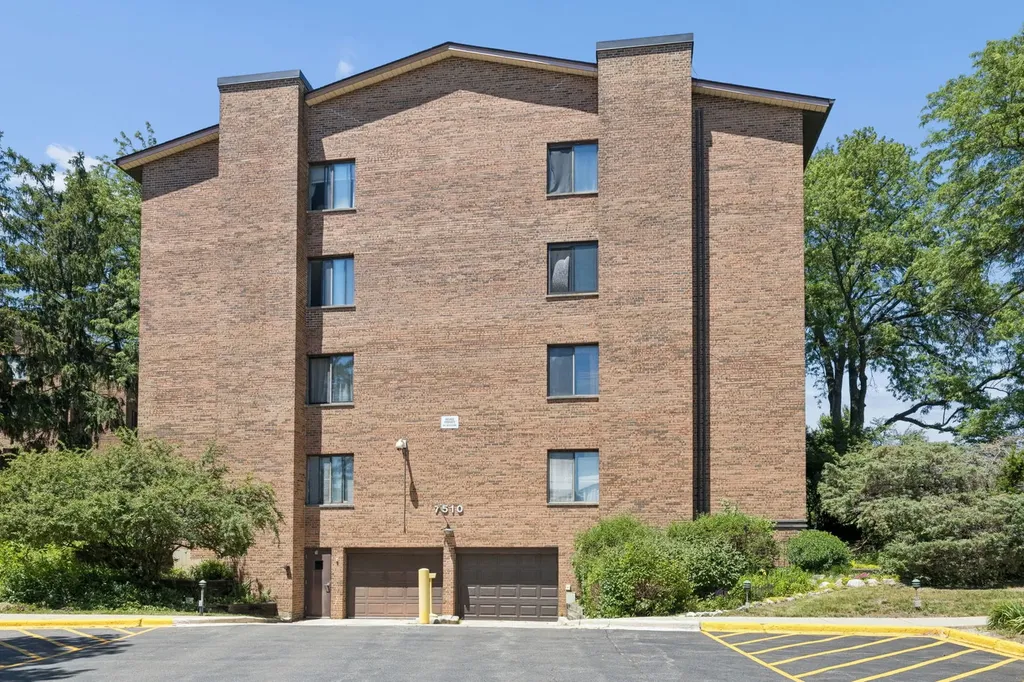 7510 Farmingdale Drive Darien IL 60561