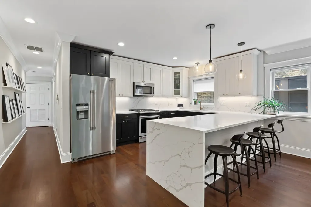 3422 North Bosworth Avenue Chicago IL 60657