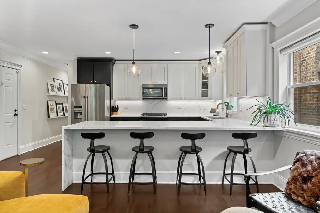 3422 North Bosworth Avenue Chicago IL 60657