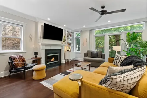 3422 North Bosworth Avenue Chicago IL 60657