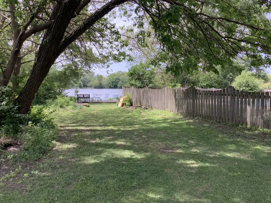 8408 Lakeside Drive Downers Grove IL 60516