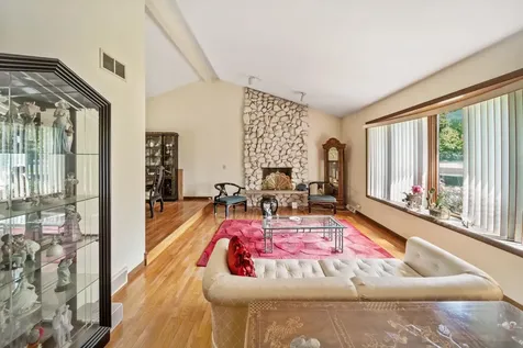 8408 Lakeside Drive Downers Grove IL 60516