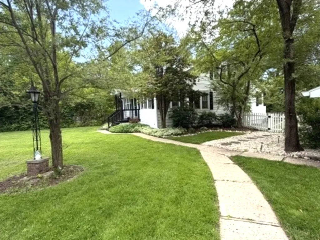 25091 West North Avenue Antioch IL 60002