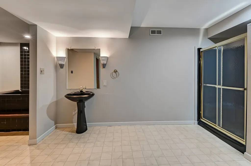 5631 South Elm Street Hinsdale IL 60521