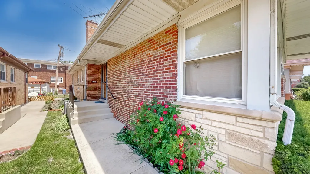 2816 West Bryn Mawr Avenue Chicago IL 60659