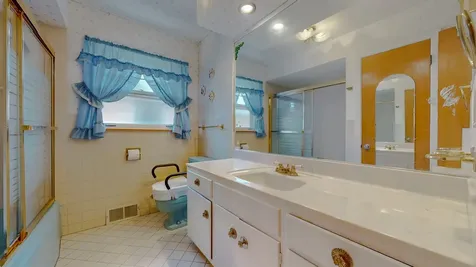 2816 West Bryn Mawr Avenue Chicago IL 60659