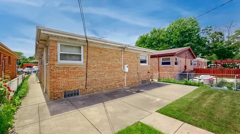 2816 West Bryn Mawr Avenue Chicago IL 60659