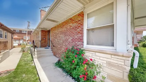 2816 West Bryn Mawr Avenue Chicago IL 60659