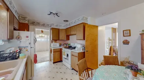 2816 West Bryn Mawr Avenue Chicago IL 60659