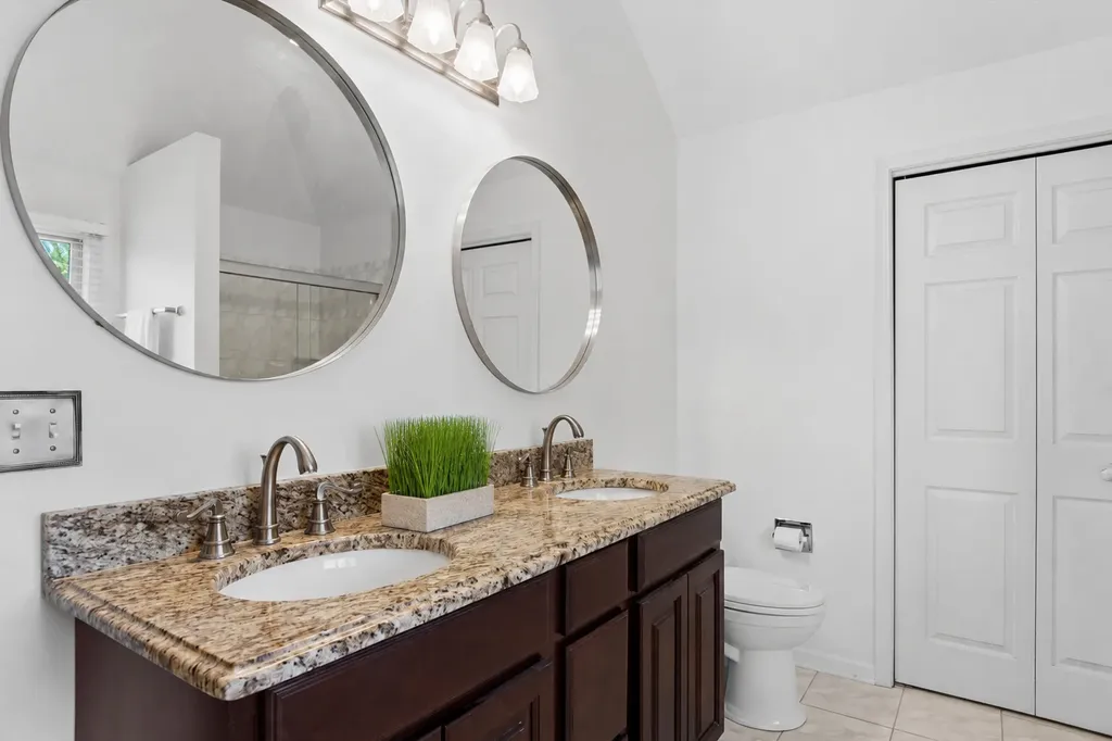 2236 Stowe Circle Naperville IL 60564