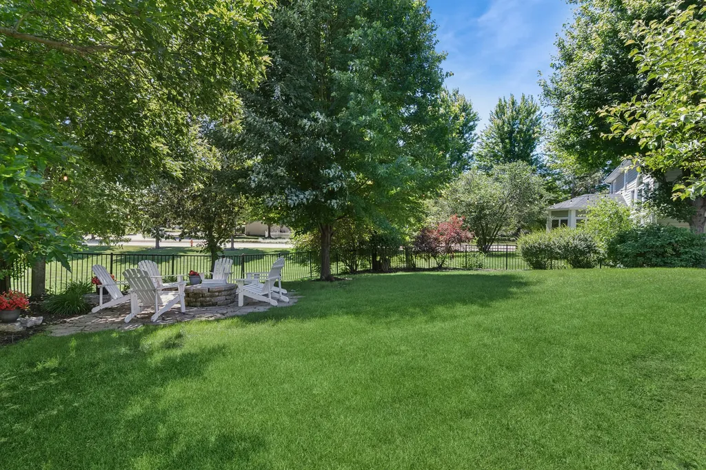 2236 Stowe Circle Naperville IL 60564
