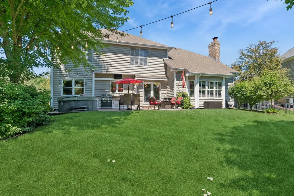 2236 Stowe Circle Naperville IL 60564