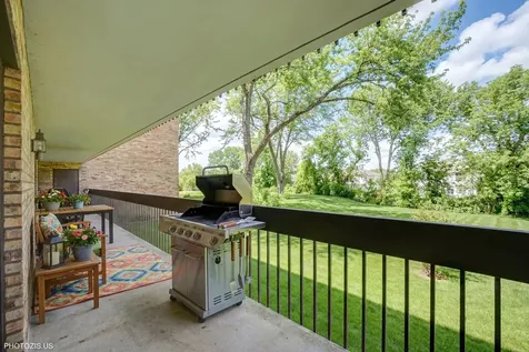 1621 Mission Hills Road Northbrook IL 60062
