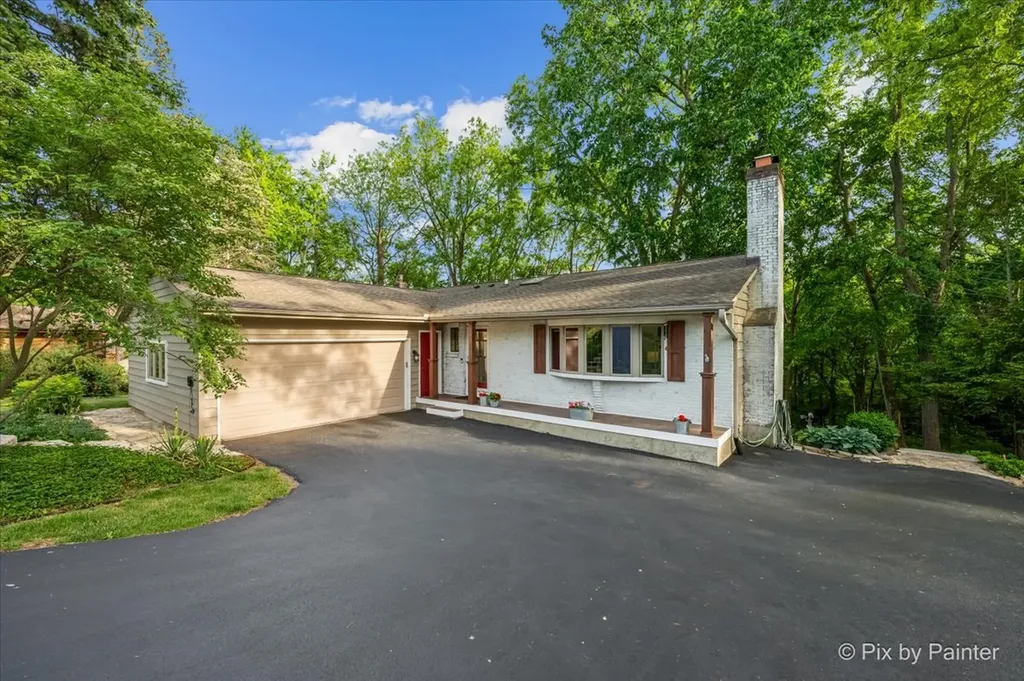 732 Hillside Court Algonquin IL 60102