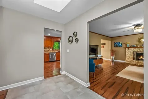 732 Hillside Court Algonquin IL 60102