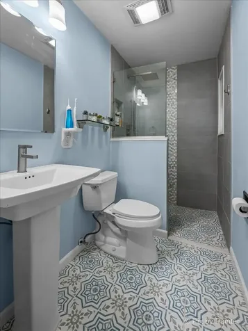 732 Hillside Court Algonquin IL 60102