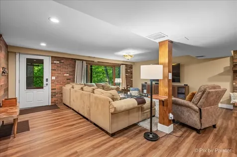732 Hillside Court Algonquin IL 60102