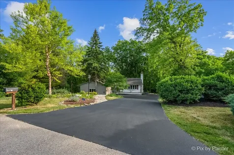 732 Hillside Court Algonquin IL 60102