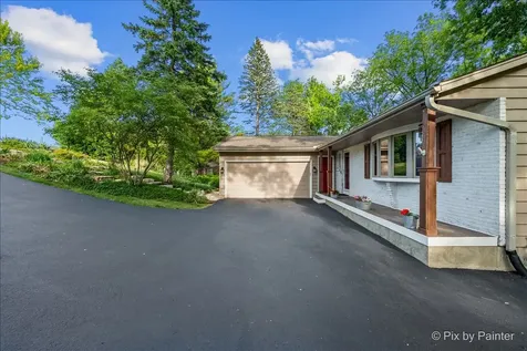 732 Hillside Court Algonquin IL 60102