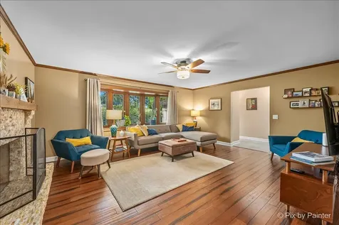 732 Hillside Court Algonquin IL 60102