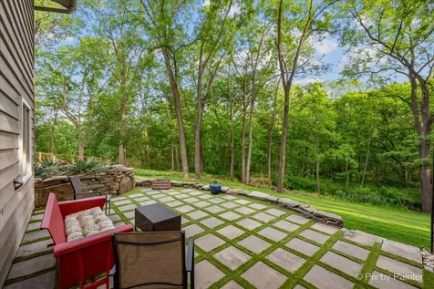 732 Hillside Court Algonquin IL 60102