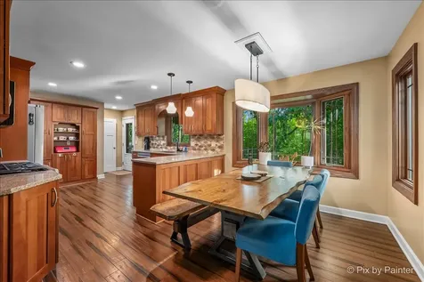 732 Hillside Court Algonquin IL 60102