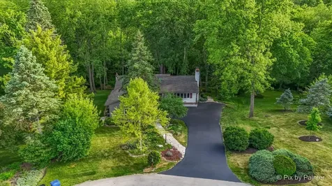 732 Hillside Court Algonquin IL 60102