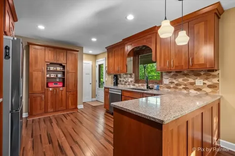 732 Hillside Court Algonquin IL 60102