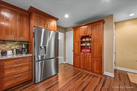 732 Hillside Court Algonquin IL 60102