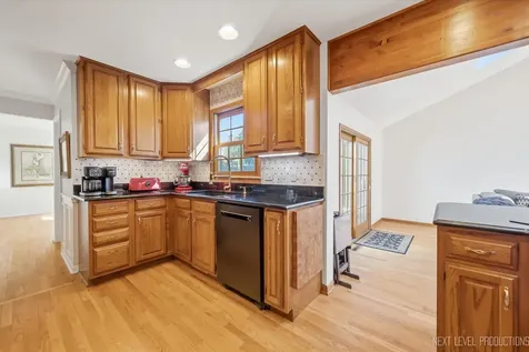 250 Chasse Circle St. Charles IL 60174